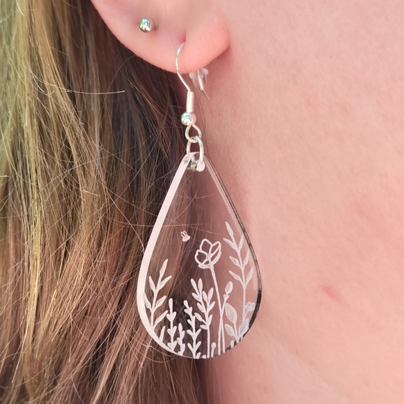 Engraved Wildflowers Earrings - Picture 2 of 2